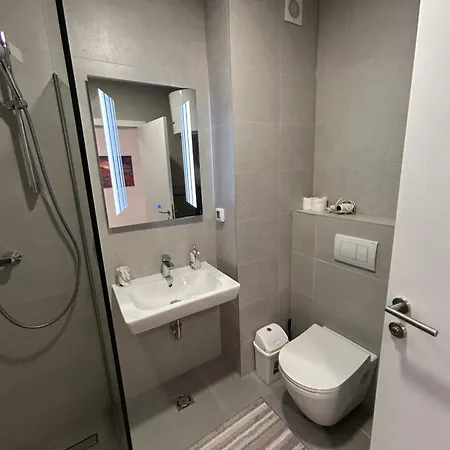 Apartment Landing Zone